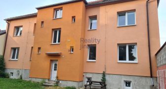 Prodej domu pro komerční využití, 4 nebytové prostory, zahrada, Dolní Dunajovice