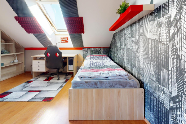 RD-Koreisova--Bedroom 4.jpg