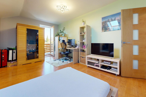 RD-Koreisova--Bedroom 2.jpg