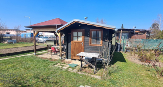 Prodej sezonně obyvatelné chatky, 11 m2, Praha - Kyje, Jahodnice
