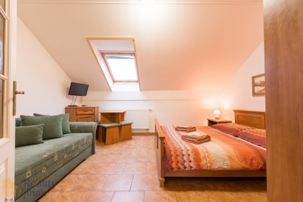 PHOTO (65 of 107).jpg