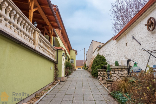 PHOTO (97 of 107).jpg