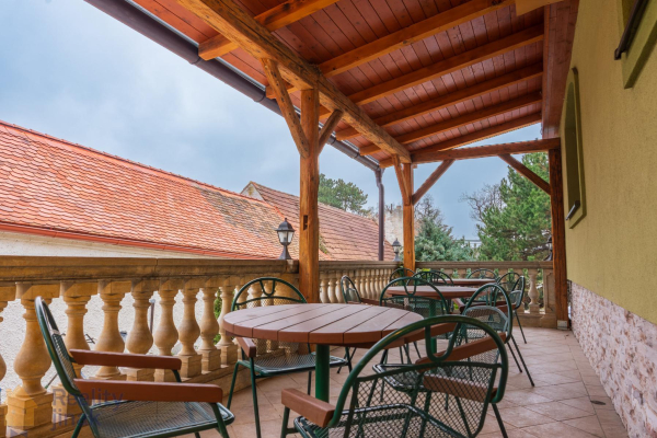 PHOTO (98 of 107).jpg