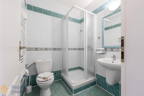 PHOTO (42 of 107).jpg