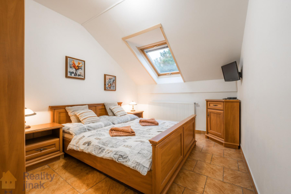 PHOTO (75 of 107).jpg