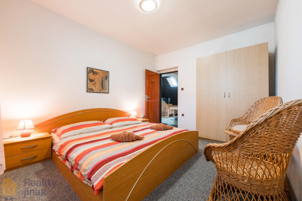 PHOTO (10 of 107).jpg