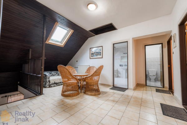 PHOTO (13 of 107).jpg