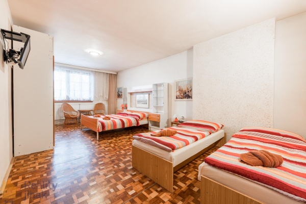 PHOTO (4 of 107).jpg