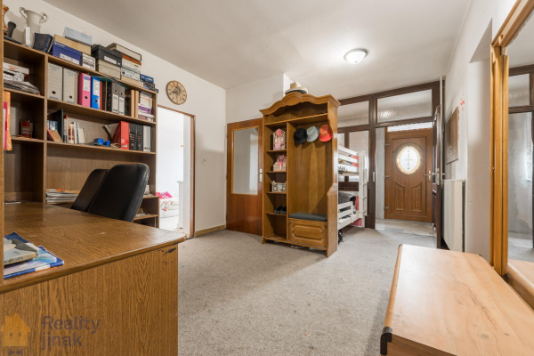 PHOTO (19 of 107).jpg