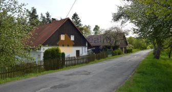 Prodej rodinného domu 110m2 se stodolou a bazénem na pozemku 2201m2, Dobřeň